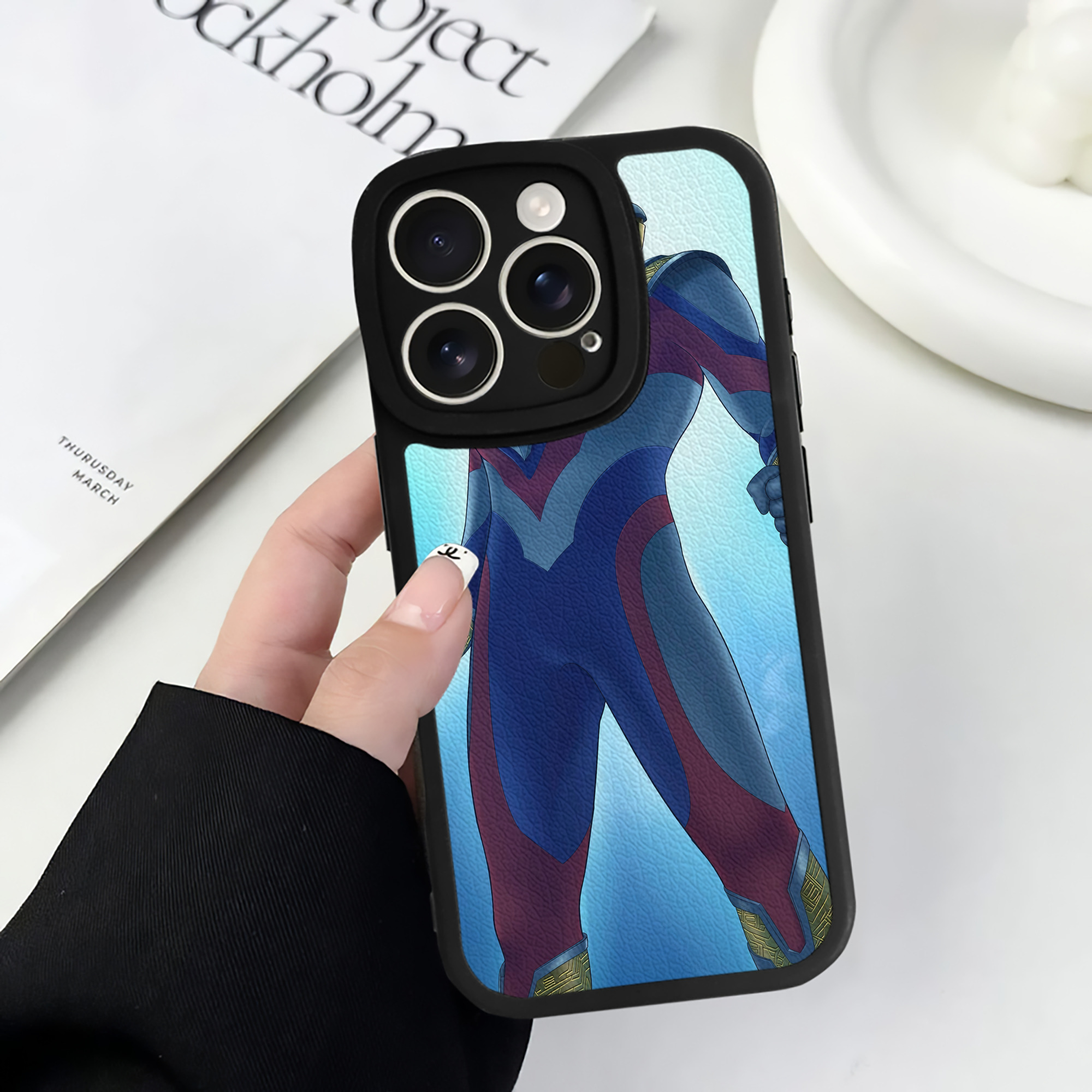 （画像用） ウルトラマン Ultraman 【iPhone 16シリーズ対応】シリコンスマホケース（レザー調） 材質：シリコン